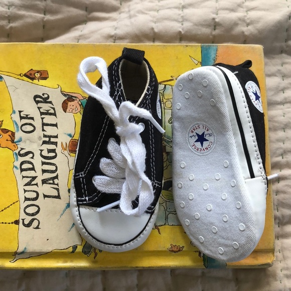SOLD Baby converse high top shoes 2 & 3 - Picture 4 of 7